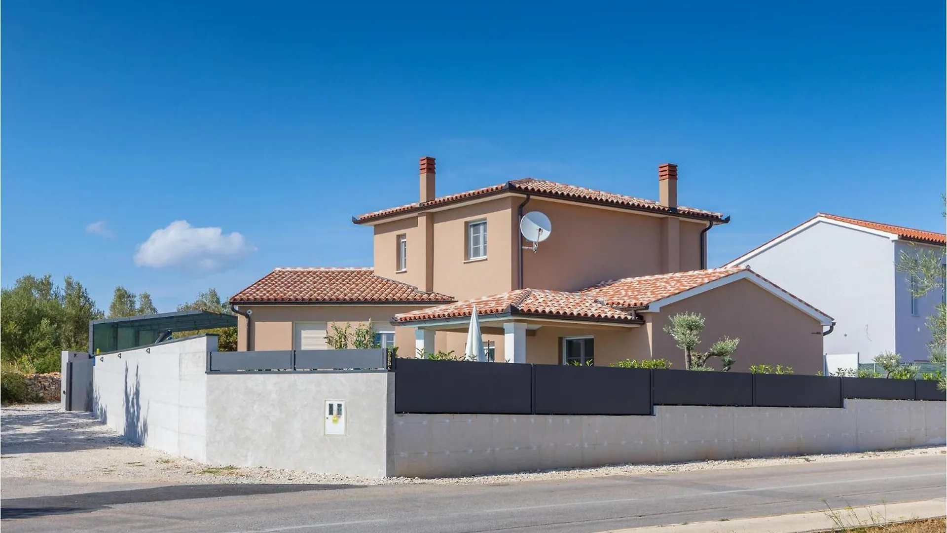4 Bedroom Nice Home In Galizana Croatia