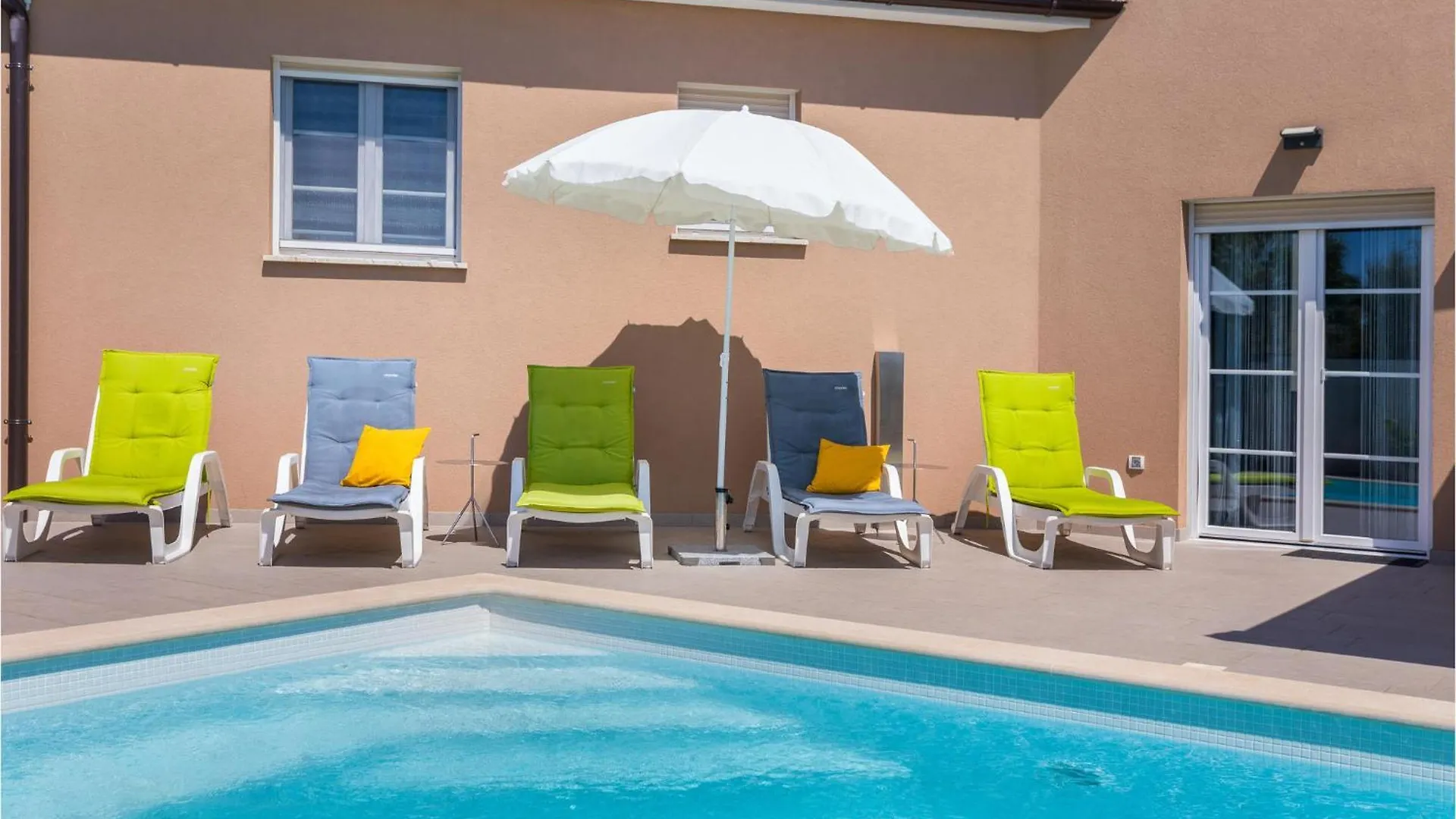 Holiday home 4 Bedroom Nice Home In Galizana