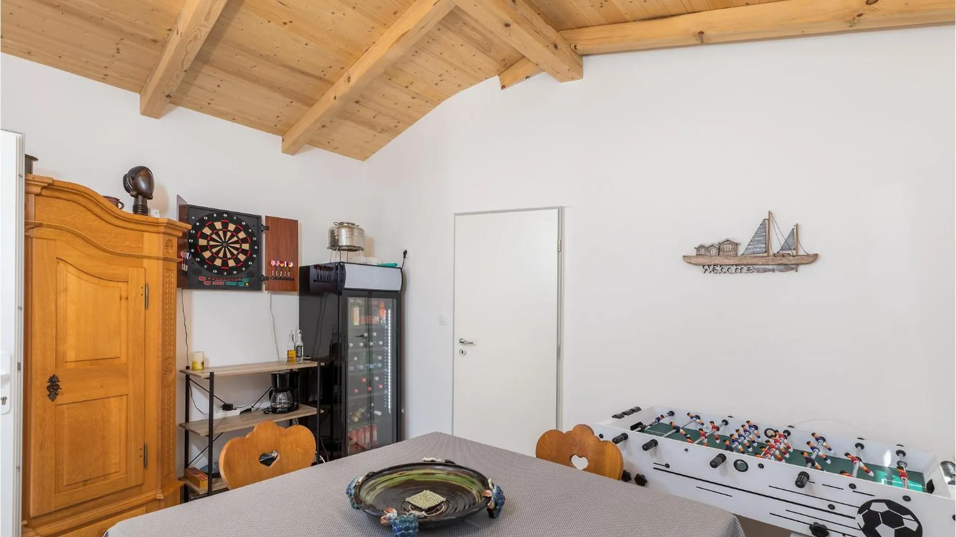 4 Bedroom Nice Home In Galizana Holiday home
