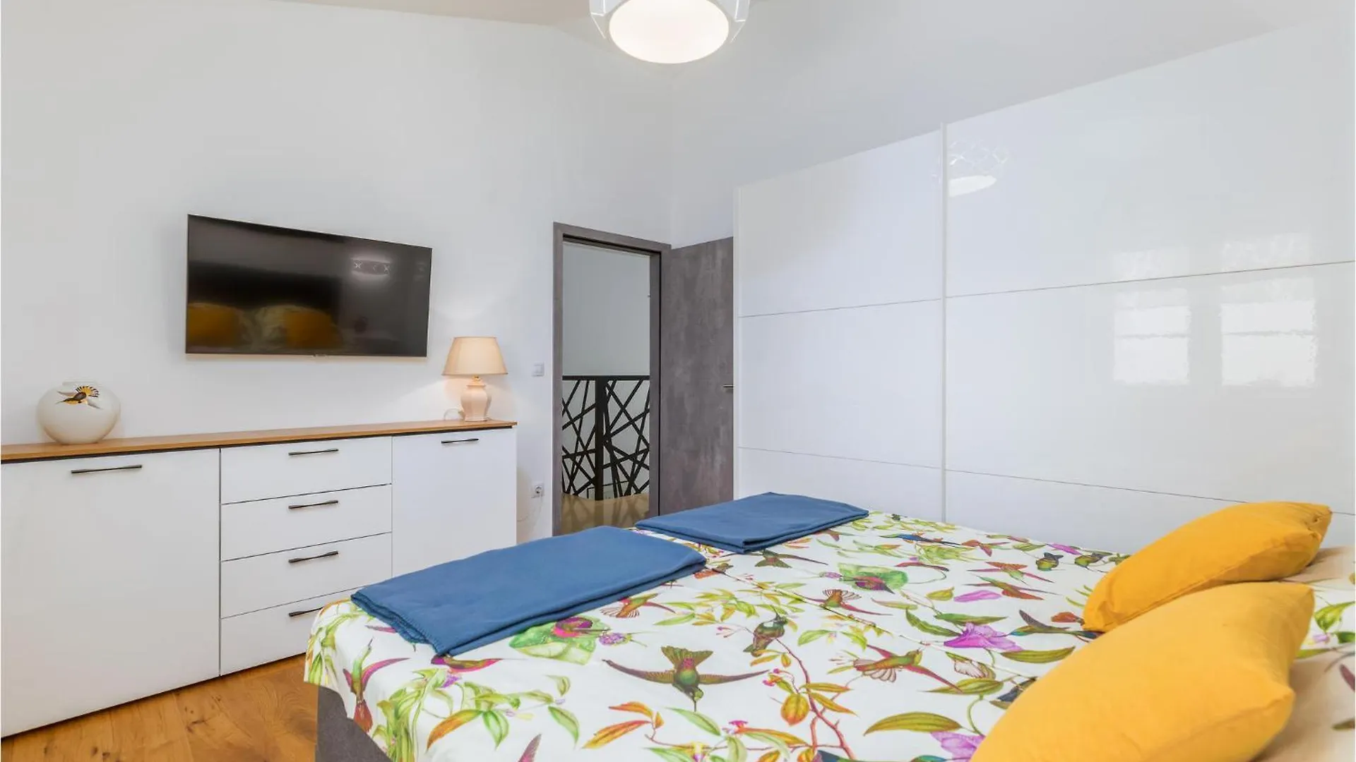 4 Bedroom Nice Home In Galizana Holiday home